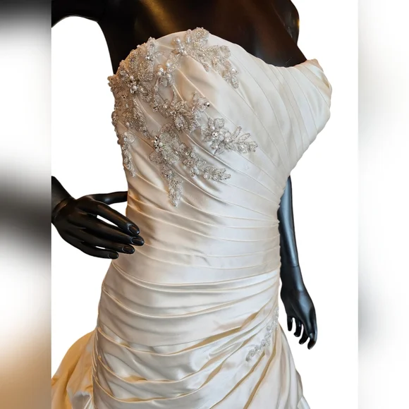 NWOT - Champ Satin Sweetheart Strapless Fit & Flare Kenneth Winston Wedding Gown - Picture 2 of 7